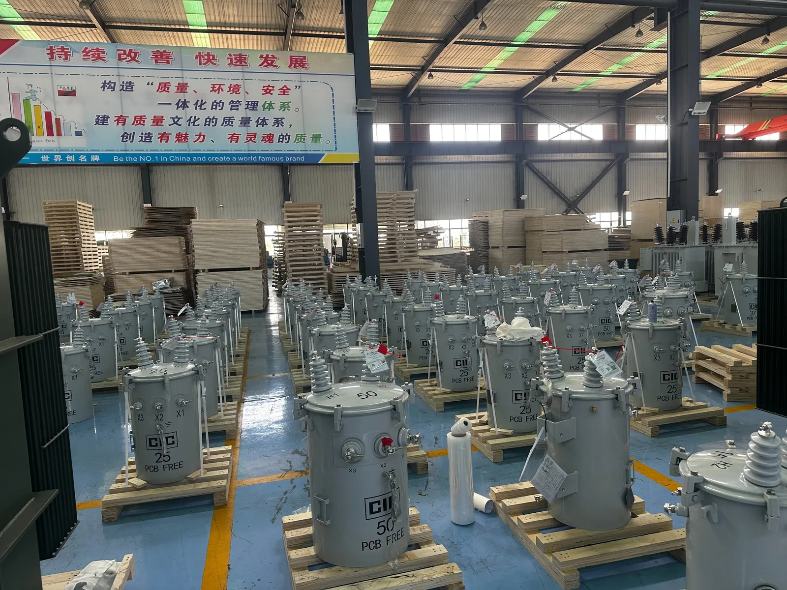 Oil immersed transformer tanks with painted or galvanized surface protection in factory